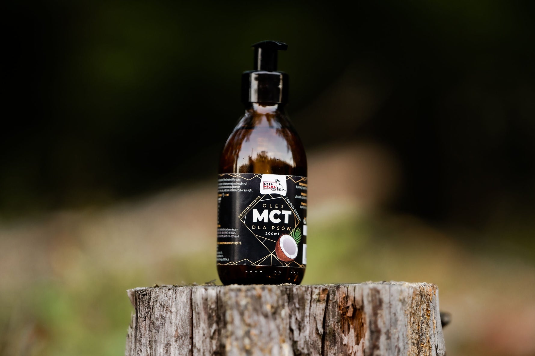 Dlaczego warto podawać olej MCT psu? – Kompletny przewodnik po korzyściach dla Twojego pupila